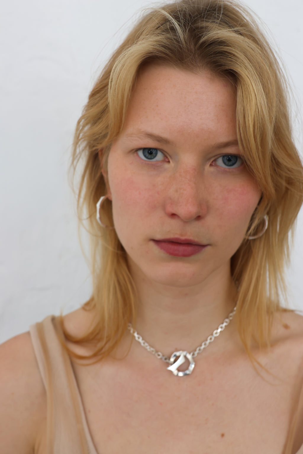 RACE NECKLACE